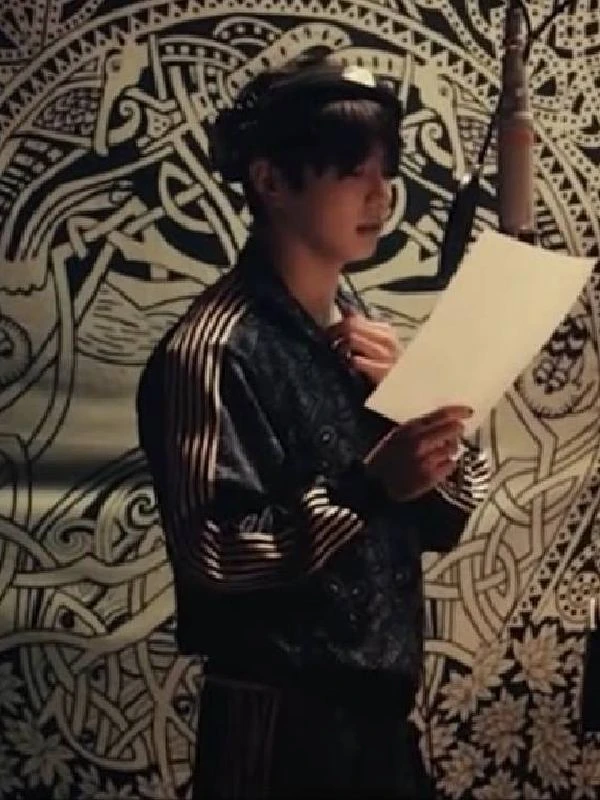 BTS Jungkook tracksuit