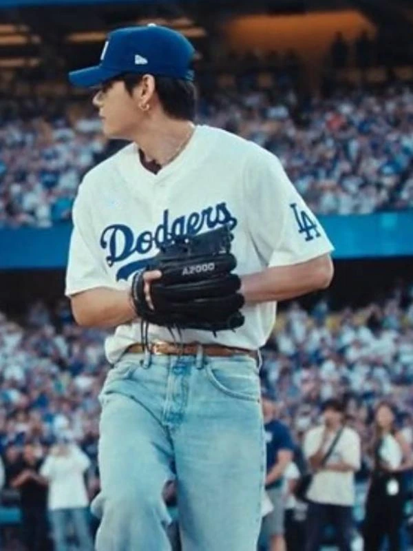 BTS The Return Kim Taehyung White Jersey