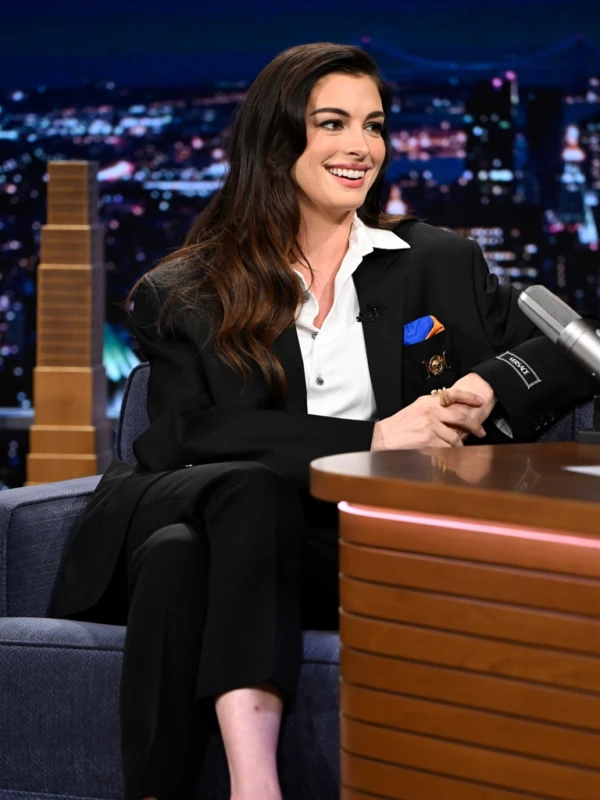The Tonight Show Starring Anne Hathaway Black Blazer Second